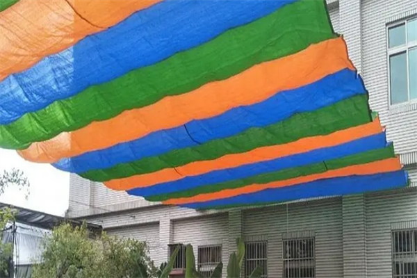 在石家庄遮阳网批发市场,你可以找到各种各样的遮阳网产品。 在石家庄遮阳网批发市场,你可以找到各种各样的遮阳网产品。