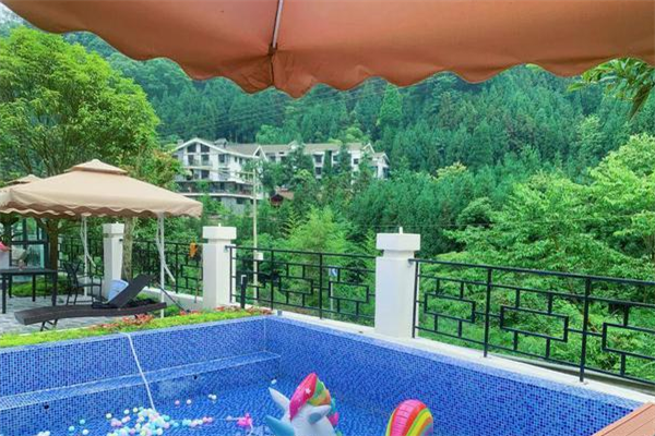 安装石家庄户外电动遮阳网的另一个好处是可以有效避免过度的阳光照射。 安装石家庄户外电动遮阳网的另一个好处是可以有效避免过度的阳光照射。